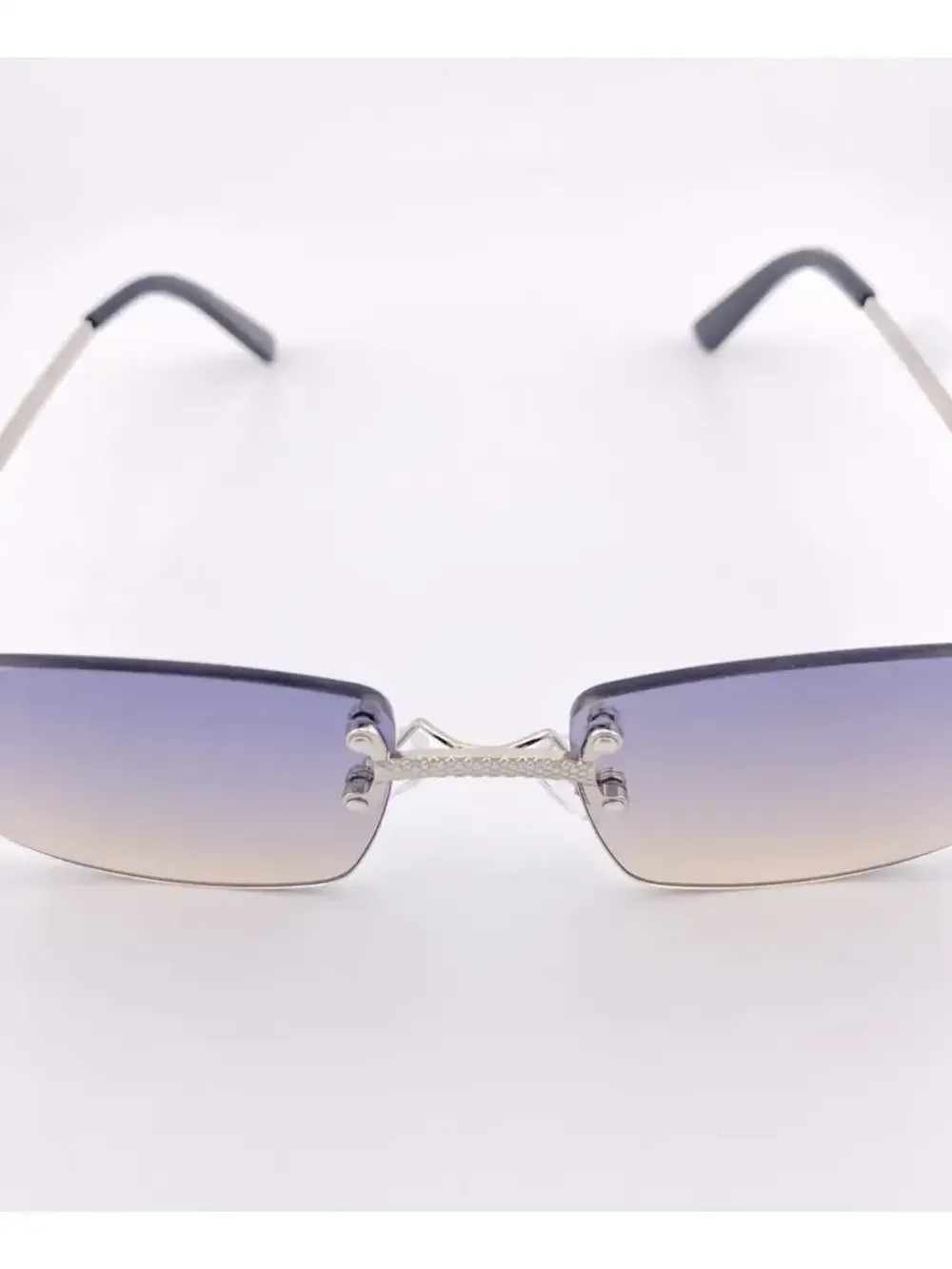 Очки солнцезащитные