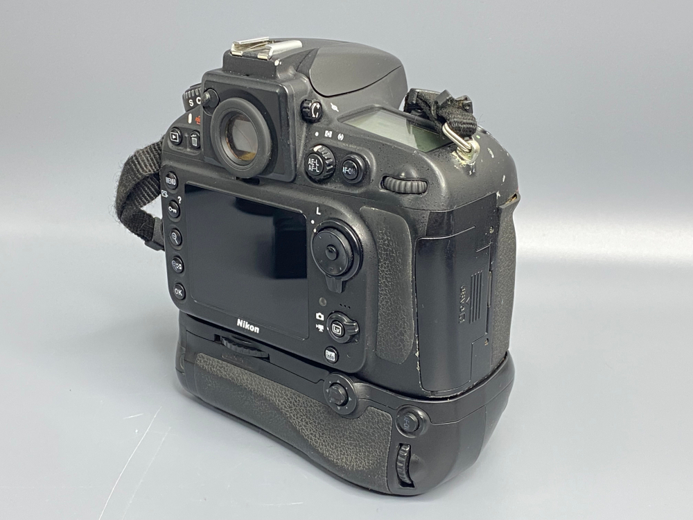 Nikon D800 + BG-2H 141.000 кадров