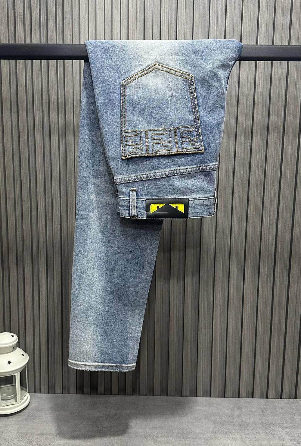 Джинсы Fendi