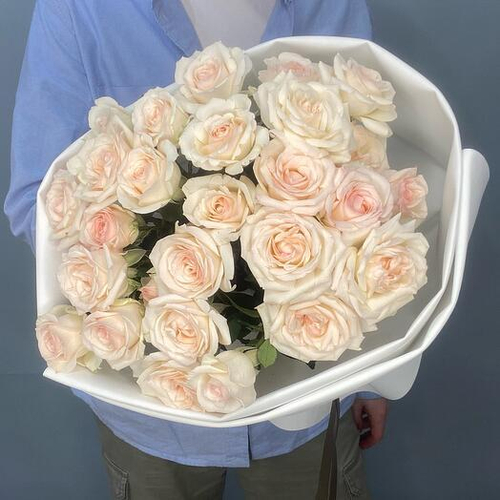 Монобукет из 5 кустовых роз QEEN. Монобукет 016 Chalet Green