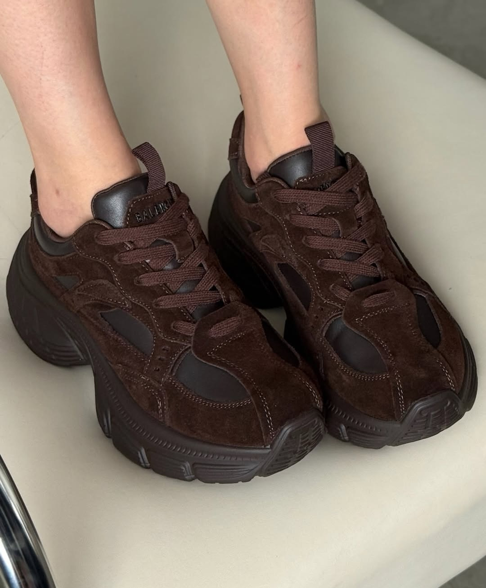 Кроссовки из натуральной замши