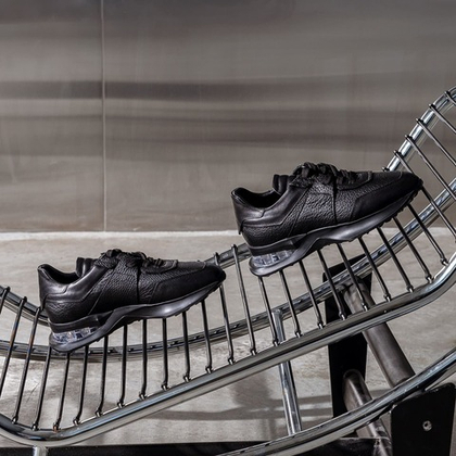 Кроссовки из натуральной кожи на массивной подошве