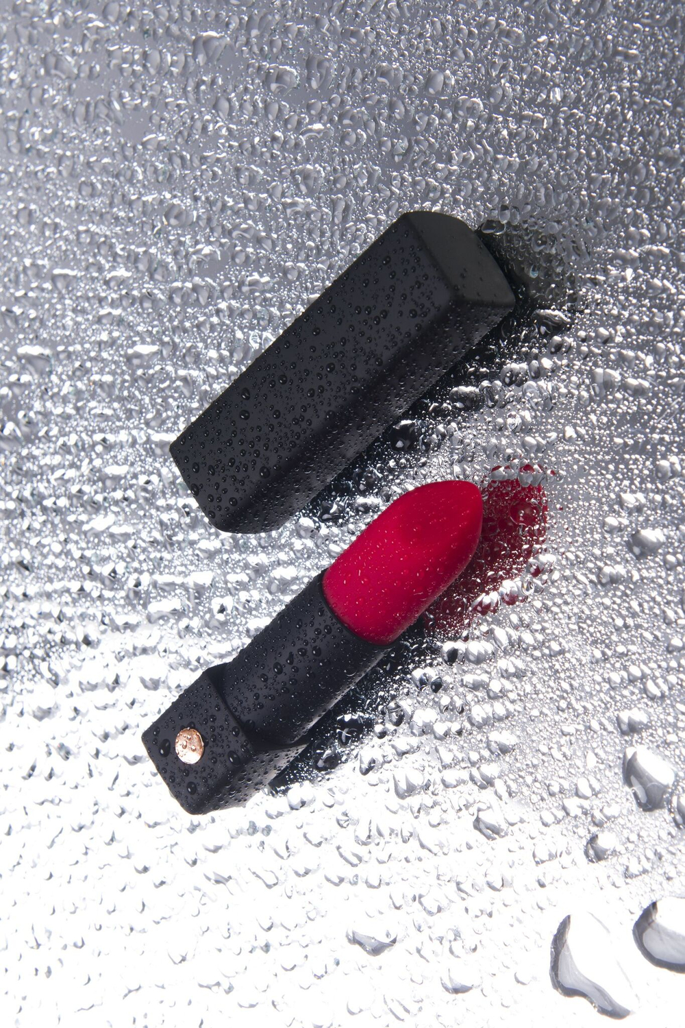 Мини-вибратор в форме помады Exomoon - 8,8 см. (Цвет: черный)