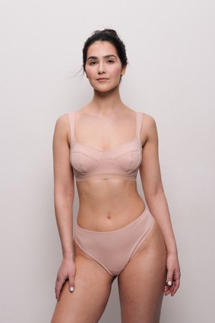 Бралетт №20 с резной чашкой анатомичной формы в 2 цветах