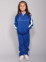 Модель рост 139 см. размер брюк 8-10 см