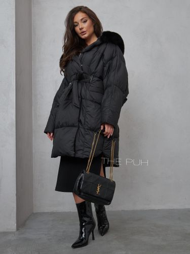 Удлиненный пуховик летучая мышь черного цвета с мехом