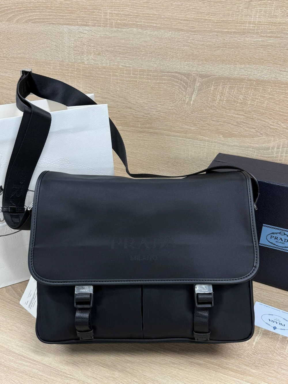 Сумка-мессенджер Prada