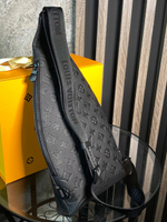 Сумка- слинг Louis Vuitton