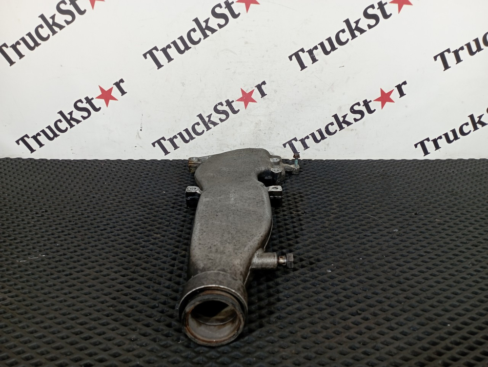 Патрубок охлаждающей жидкости