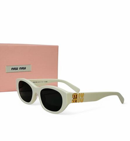 Солнцезащитные очки MIU MIU