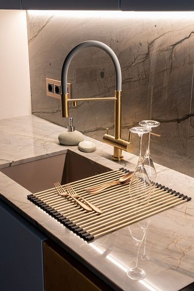 Смеситель OMOIKIRI Kanto-PVD-LG(арт.4994014)