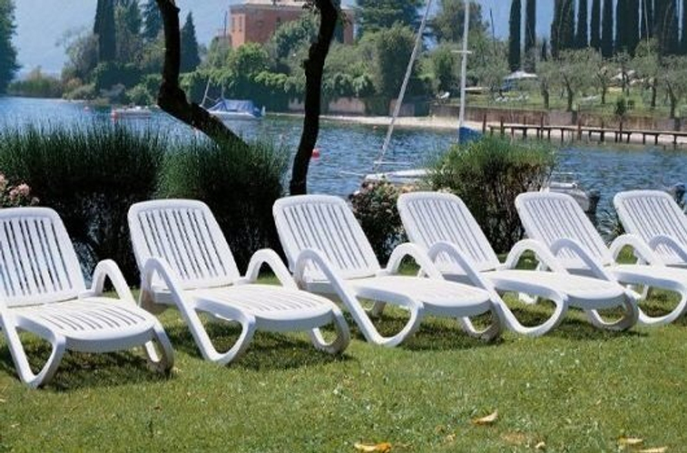 Шезлонг-лежак пластиковый Nardi Eden, белый