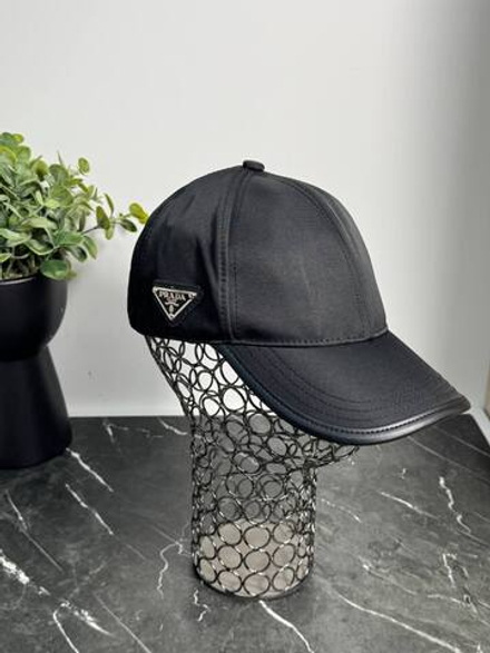 Кепка Prada