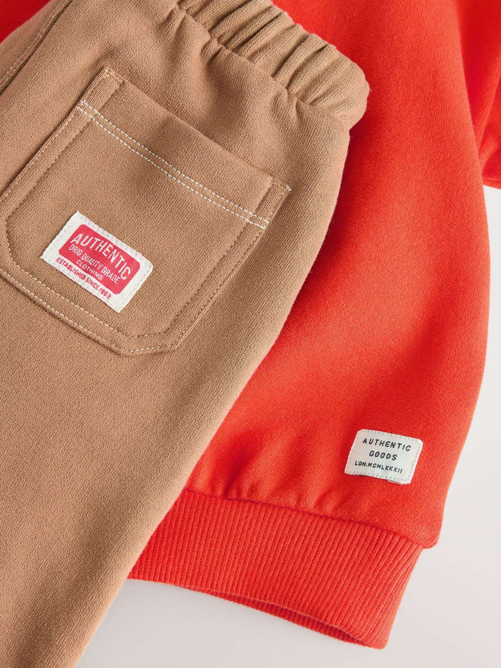 Толстовка и шорты в комплекте для мальчика Next E60-687, Красный, Светло-коричневый