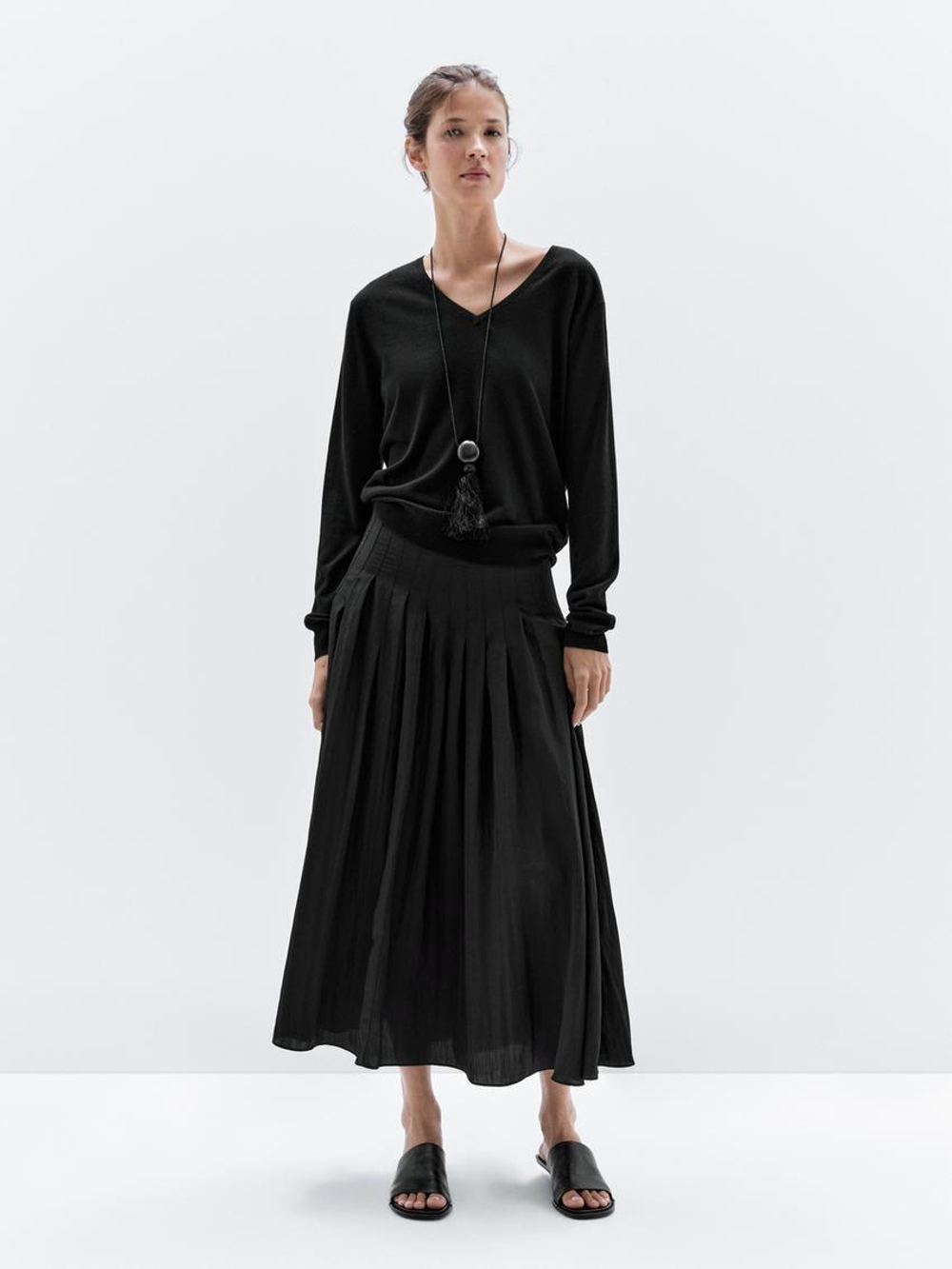 Massimo Dutti Свитер из смесовой шерсти с V-образным вырезом, черный