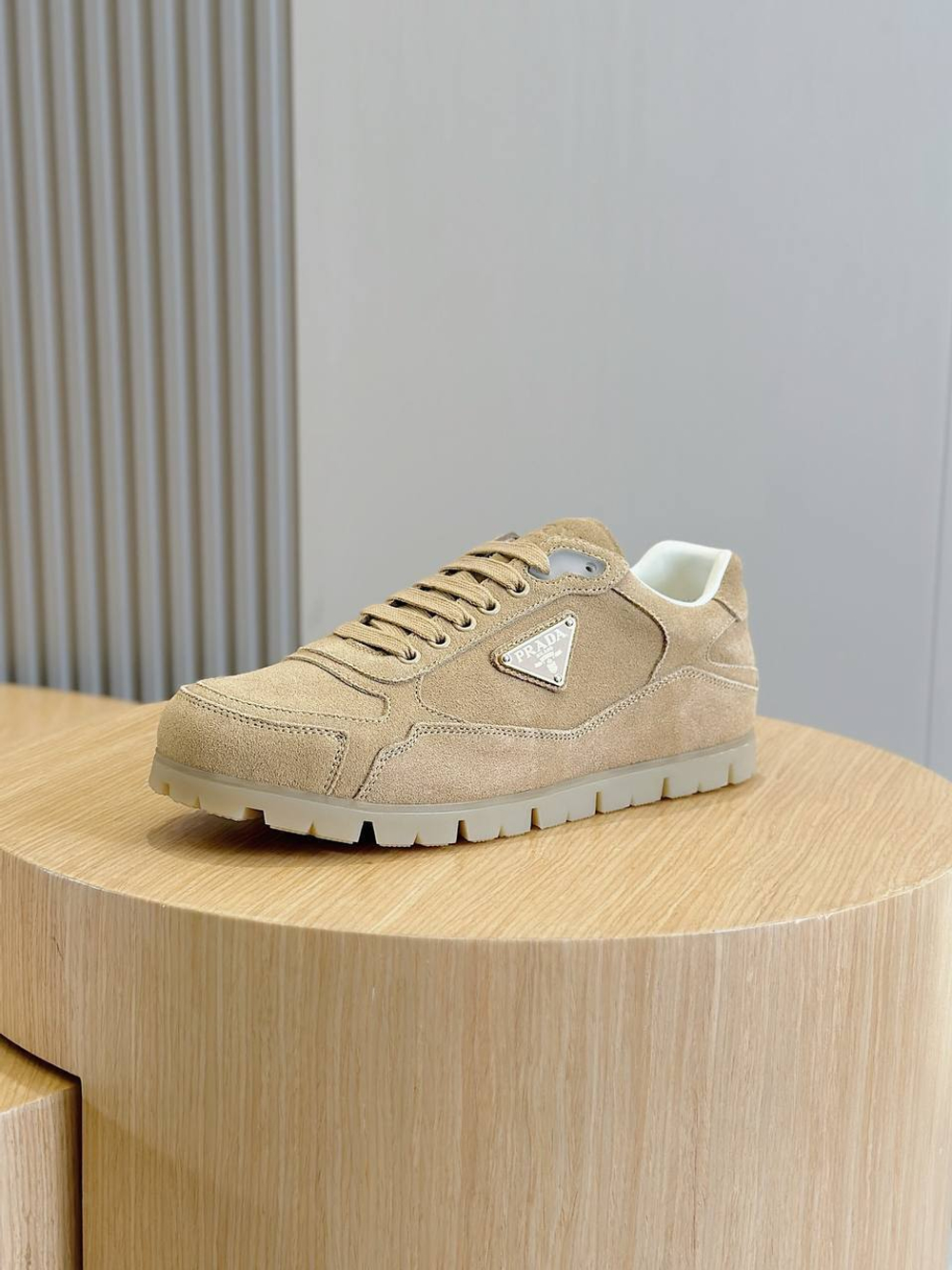 Кроссовки Prada