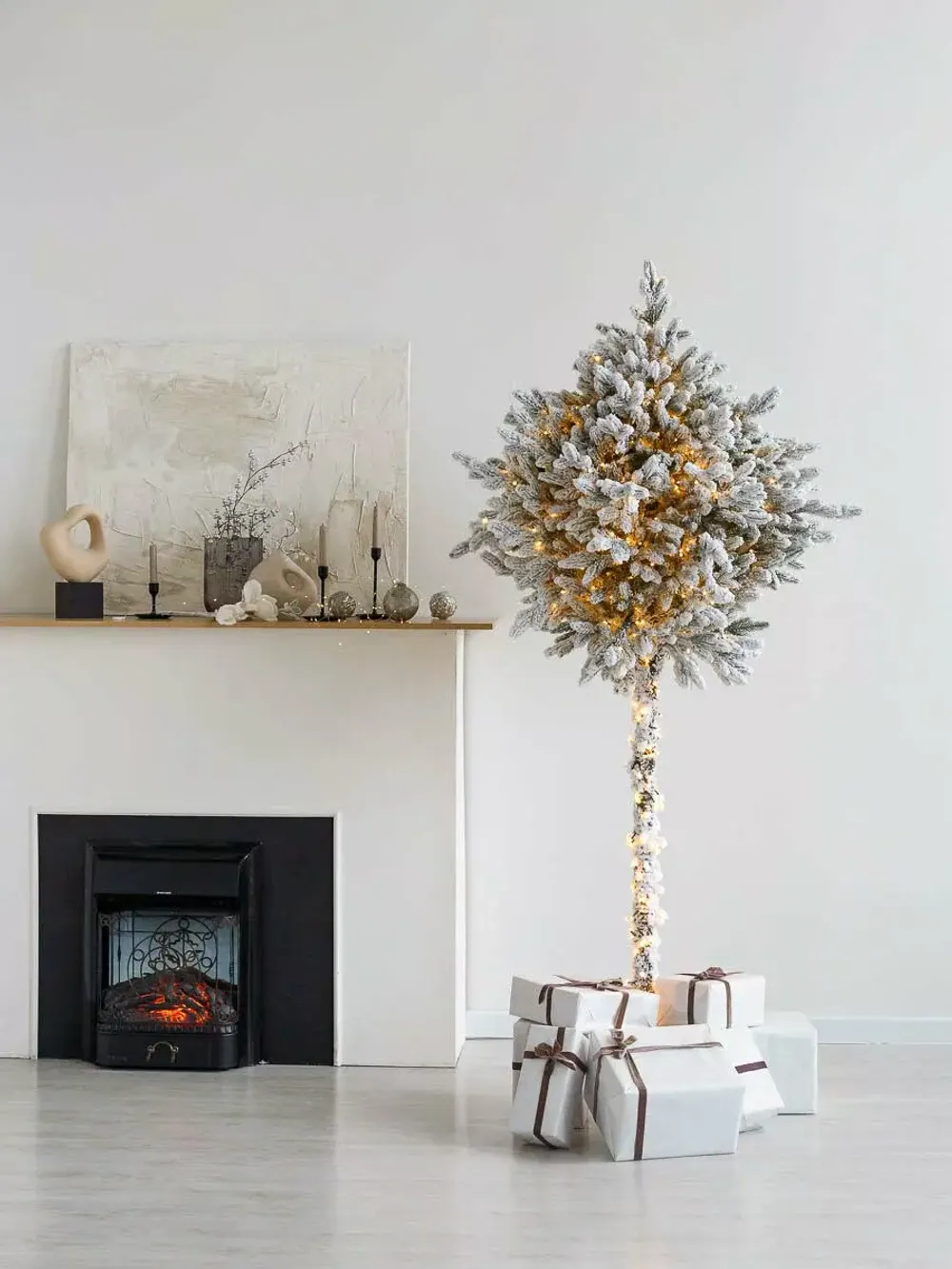 елка на ножке - заснеженная "Торшер" (литая хвоя) с встроенной гирляндой