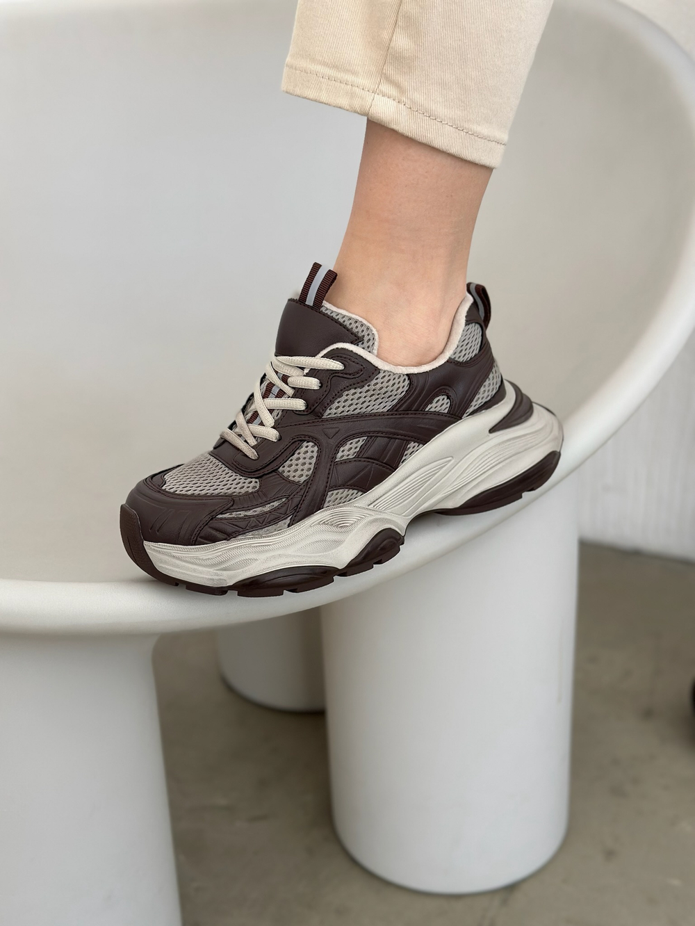 Кроссовки из натуральной кожи