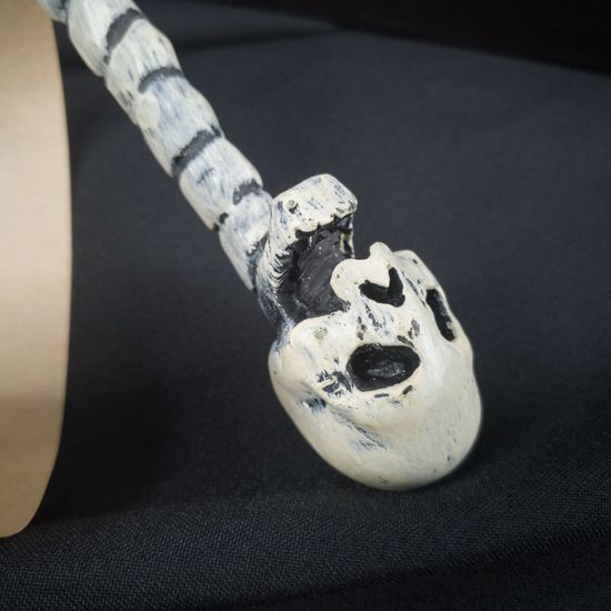 Коллекционная волшебная палочка Пожирателя Смерти с черепом (36 см)