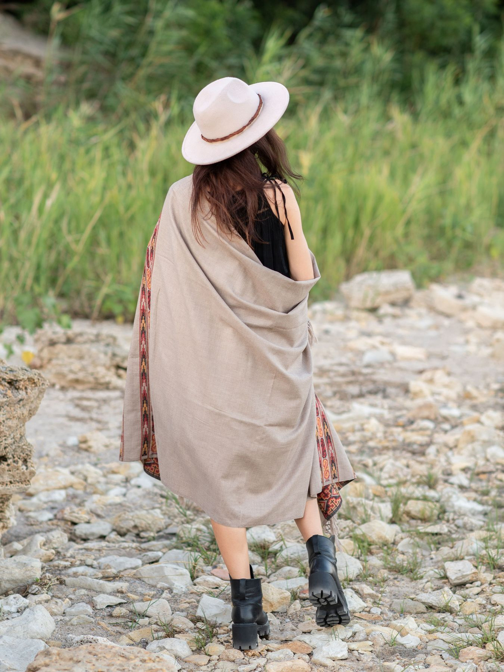 Шаль Куллу (серый песок)