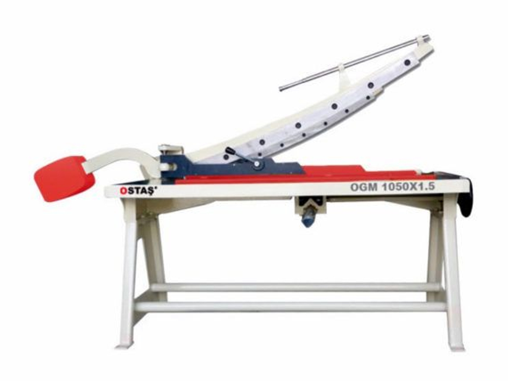 Сабельная гильотина Ostas OGM 1050