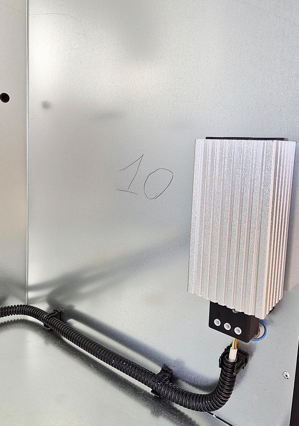 Уличный бокс для КНГ 24-32