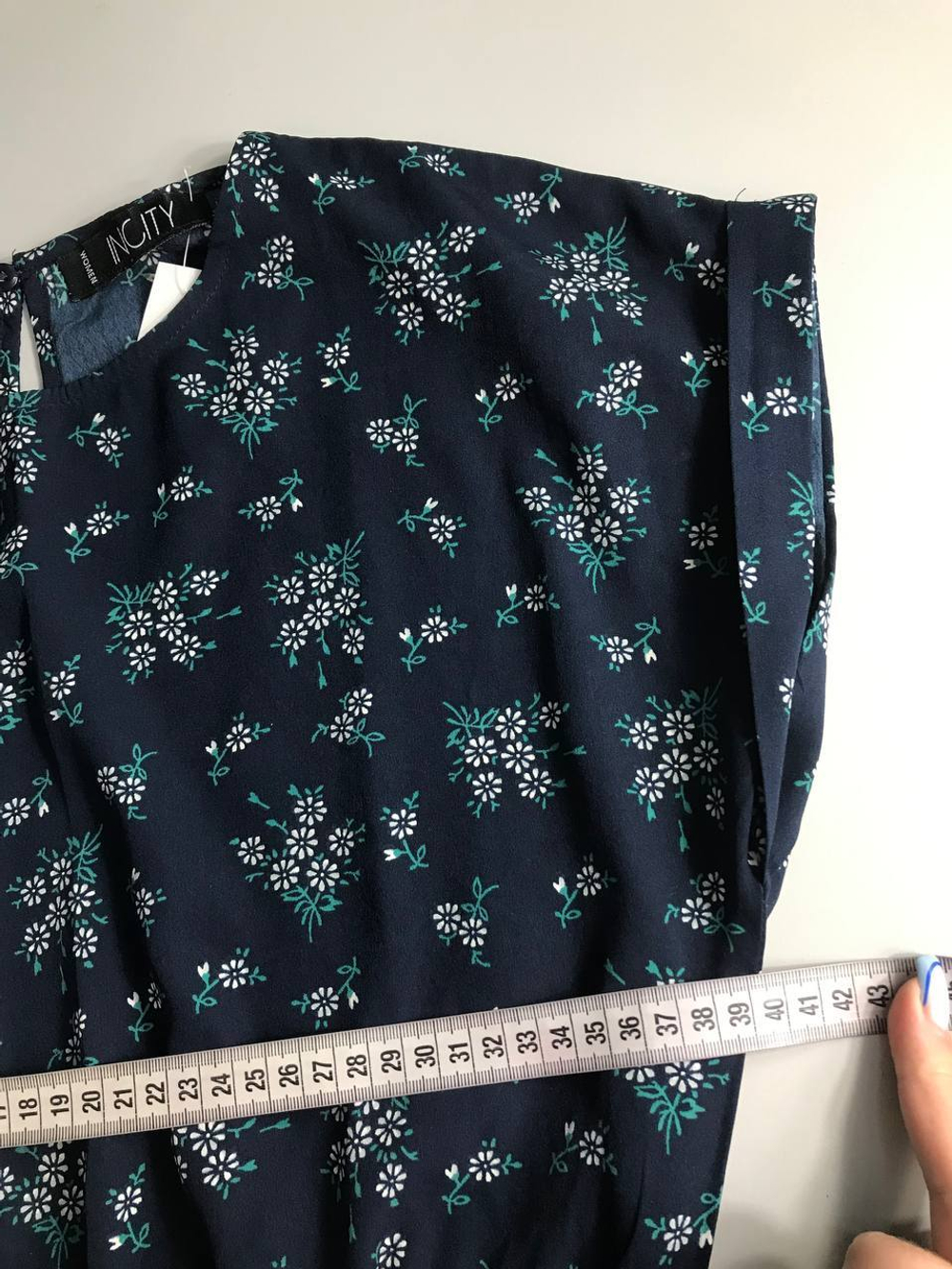 Платье Incity короткое и легкое, визуально на 42 размер