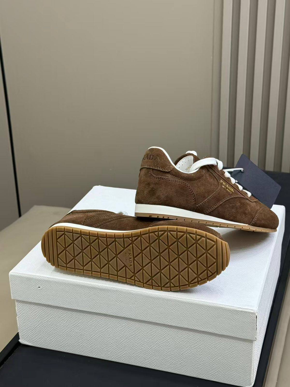 Кроссовки Prada