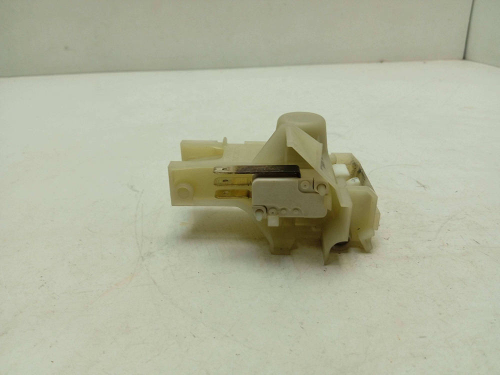 SRV55T03EU/30 ктп17 Замок двери для посудомоечной машины Bosch 5600057948 б/у
