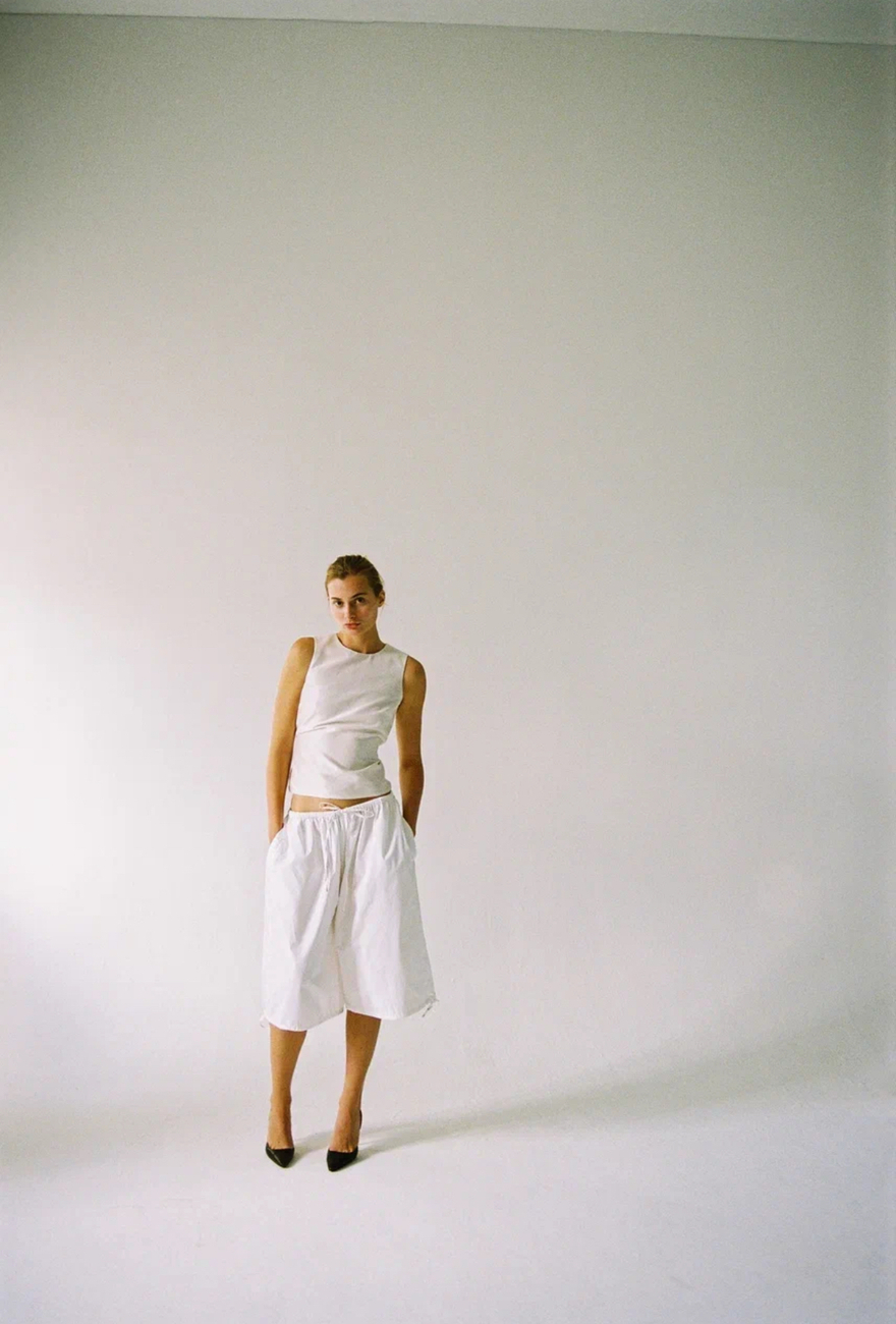 Топ Raya из шелка молочное