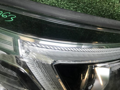 Фара правая Subaru Forester 5 SK (18-21) LED