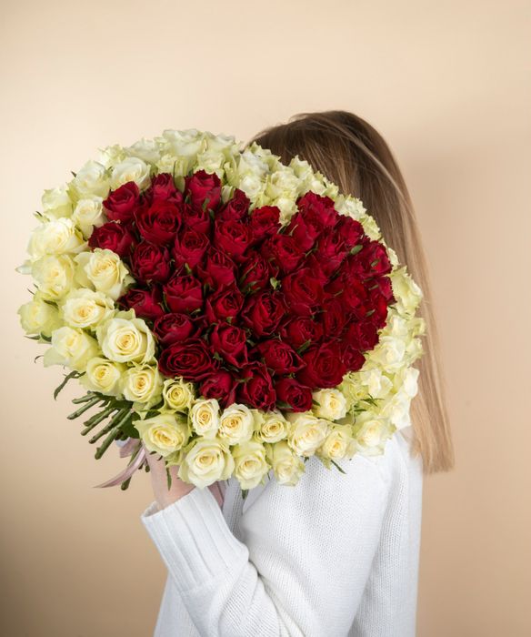 Букет красно-белое сердце