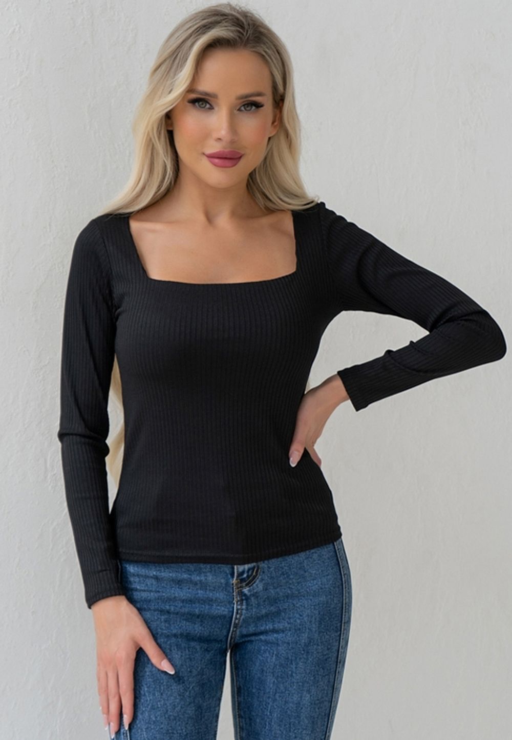 Лонгслив с вырезом каре (черный) Б11-163 Nikol