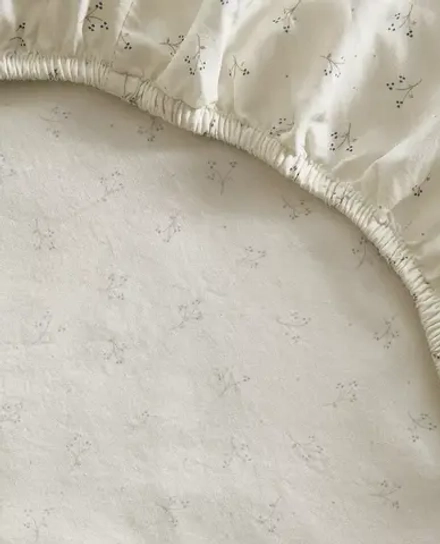 ZARA HOME ДЕТСКАЯ ПРОСТЫНЯ НА РЕЗИНКЕ С ЦВЕТОЧНЫМ ПРИНТОМ, СИНИЙ