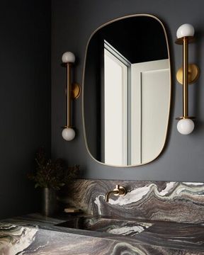 Золотое настенное зеркало “Вейл”