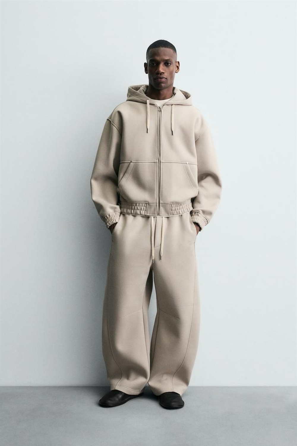 ZARA ТОЛСТОВКА ИЗ НЕОПРЕНА С КАПЮШОНОМ И МОЛНИЕЙ, КАМЕННО-СЕРЫЙ