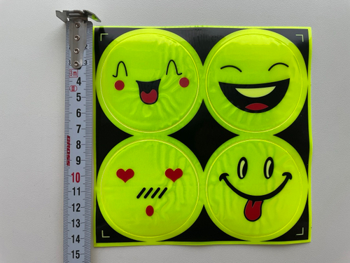 Светоотражатель (Смайлики - Приветик) наклейка на автомобиль, в наборе 4 шт., стикер на стекло (1 шт.)