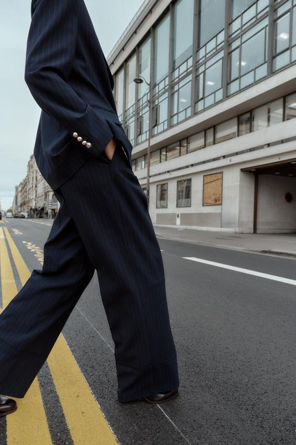 ZARA БРЮКИ В ТОНКУЮ ПОЛОСКУ С РЕМНЕМ, В ПОЛОСКУ