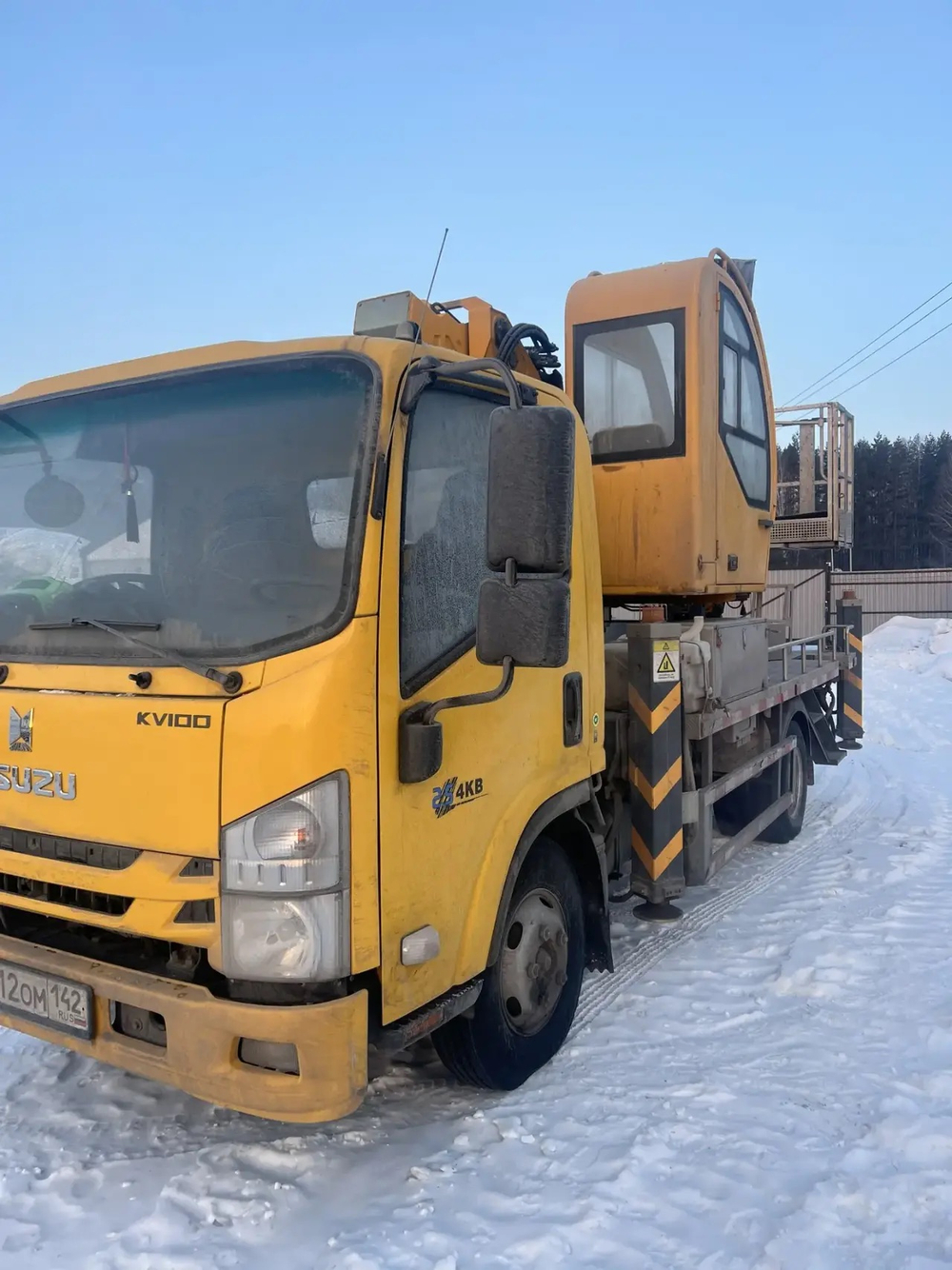 Isuzu ELF 10.5 Автовышка ELF (Дизельный, 5,2 л. 189 л.с. МТ)