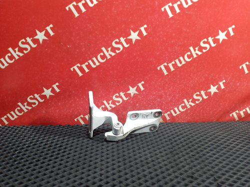 Петля двери верхняя правая 2024г.