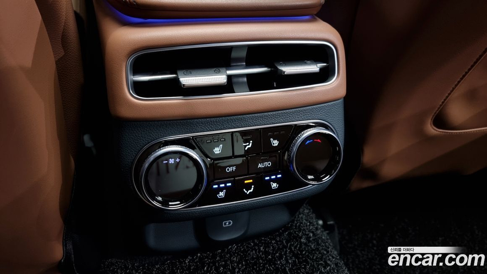 Genesis GV70 2.5T Бензин AWD (10.2021)