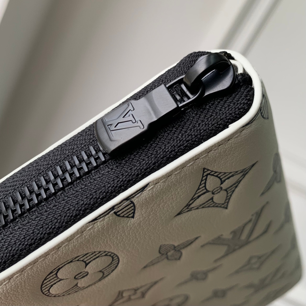 Louis Vuitton Zippy Vertical Wallet