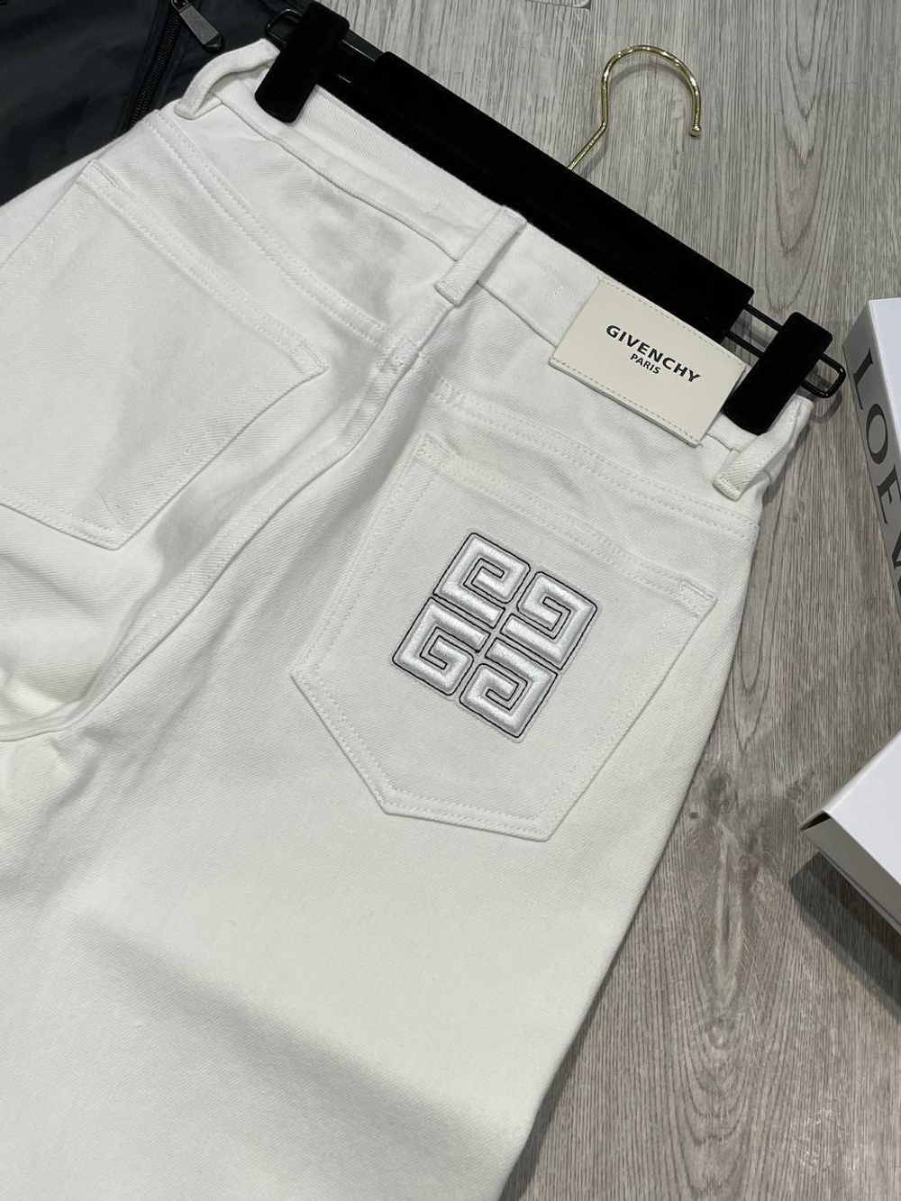 Джинсы Givenchy