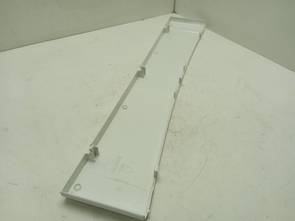 IWSD51051 кт129 Декоративная нижняя панель для стиральной машины Indesit 148025753 б/у