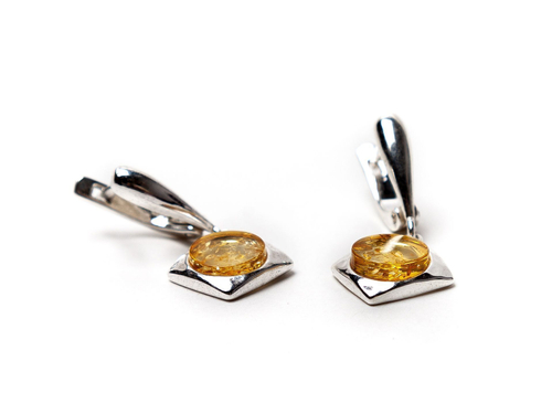 Серьги с натуральным янтарем желтого цвета