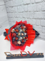 Букет 27 клубник в шоколаде с черникой (3661)
