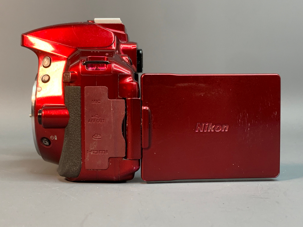Nikon D5300 Kit 18-55mm 30.000 кадров