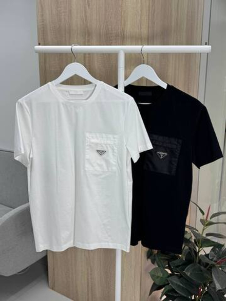 Футболка Prada