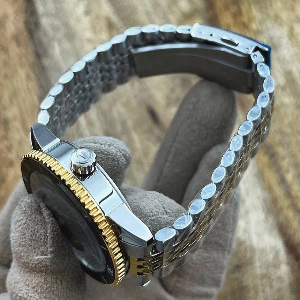 Часы Rado