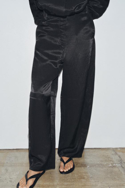 ZARA БРЮКИ ИЗ СТРУЯЩЕЙСЯ ТКАНИ — ZW COLLECTION, ЧЕРНЫЙ